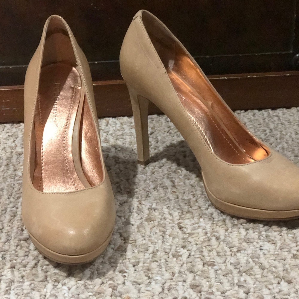 Nude Pumps size 9.5